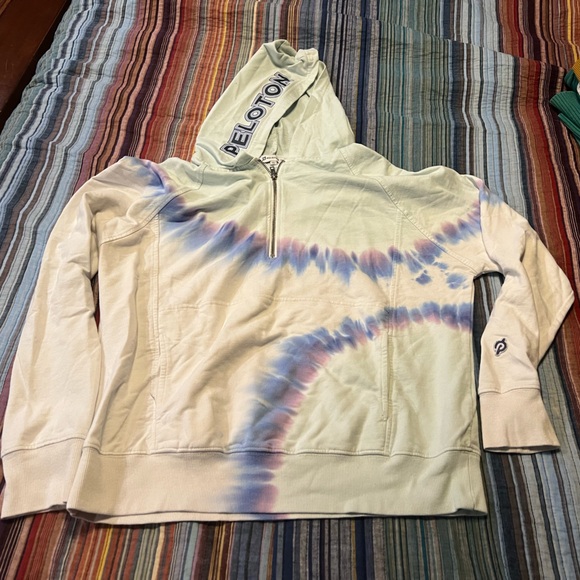 Peloton hoodie - Picture 1 of 3